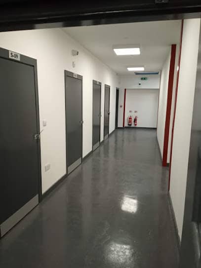 self storage – Chadderton